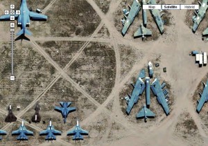 Два F-19 (в левом нижнем углу) на авиакладбище в Таксоне